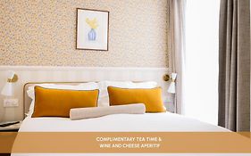 Hotel B Square